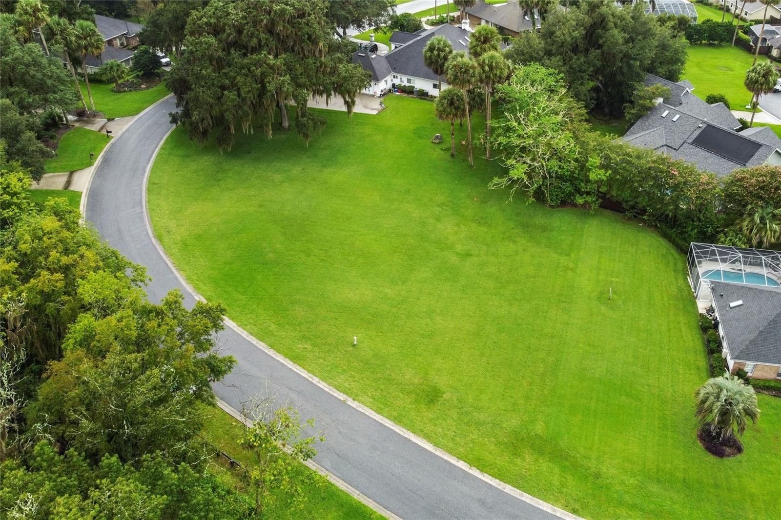 CARRIAGE HILL - Land