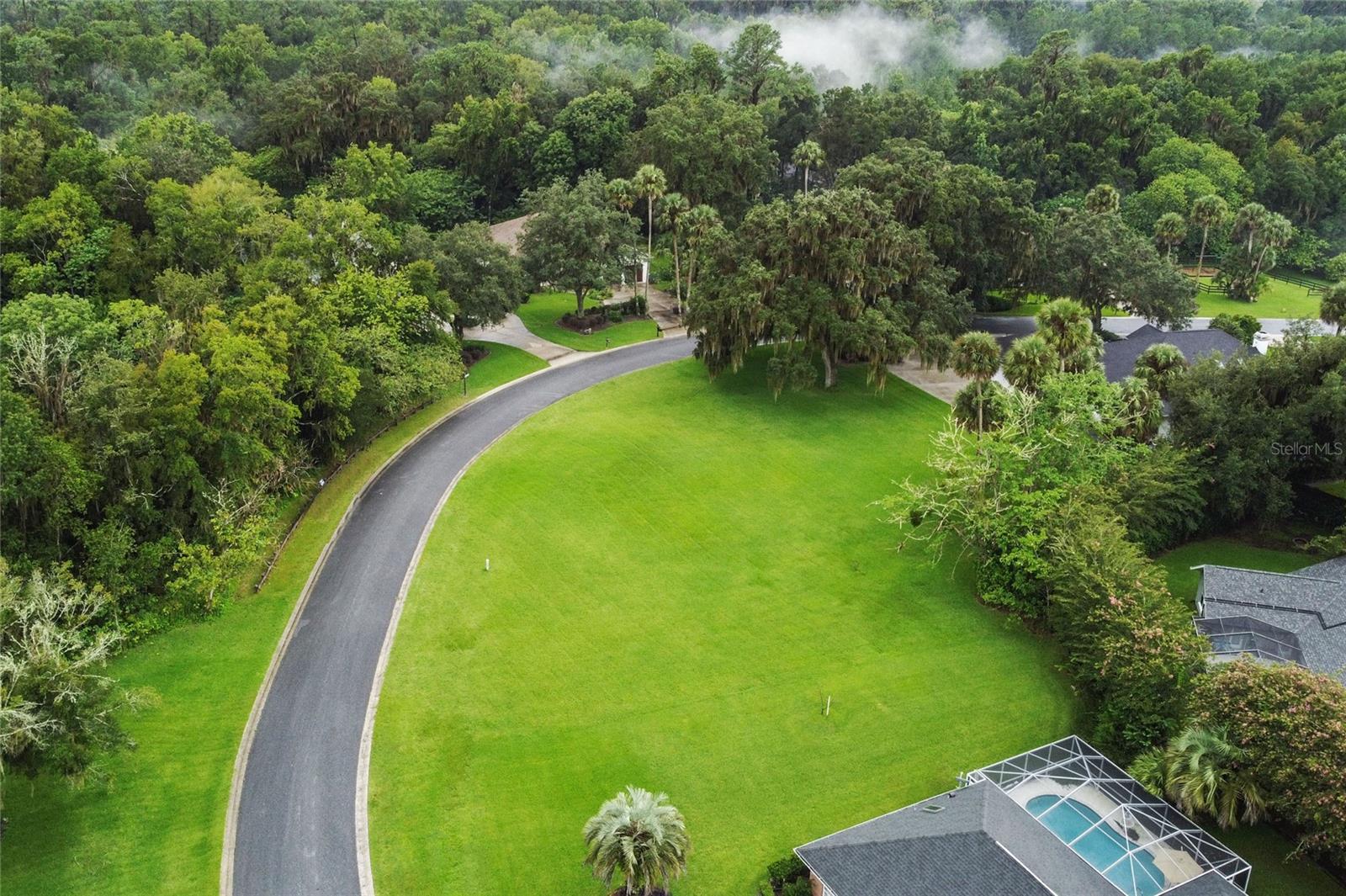 CARRIAGE HILL - Land