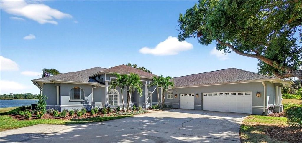 Photo of 2800 Cypress Court, Plant City, FL 33566 (MLS # TB8442525)