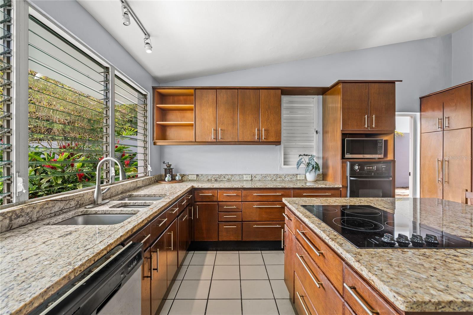 URB. GARDEN HILLS - Residential