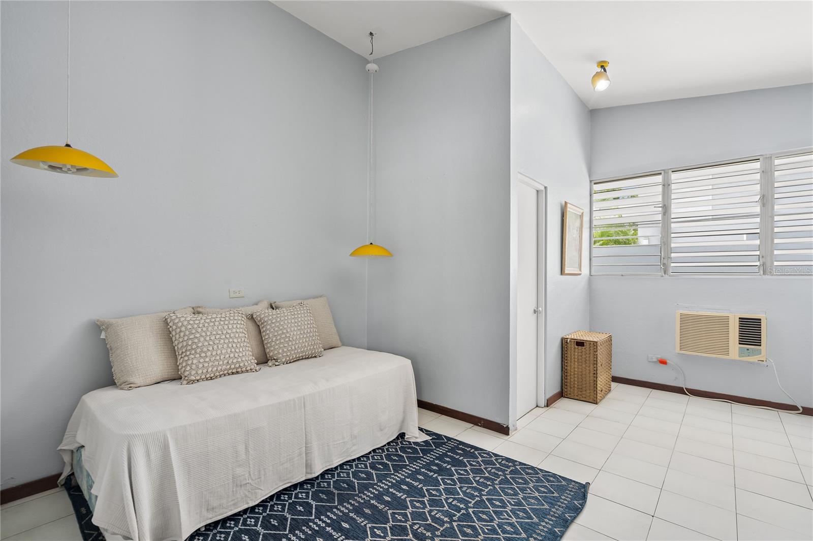 URB. GARDEN HILLS - Residential