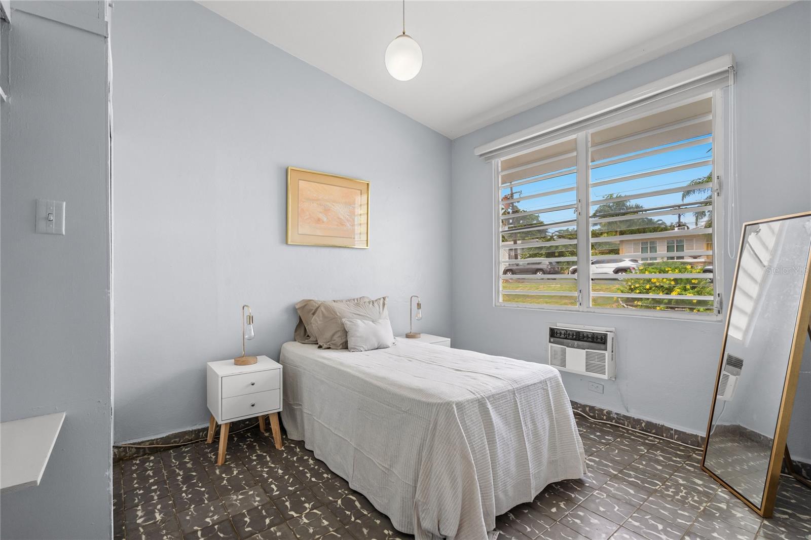 URB. GARDEN HILLS - Residential