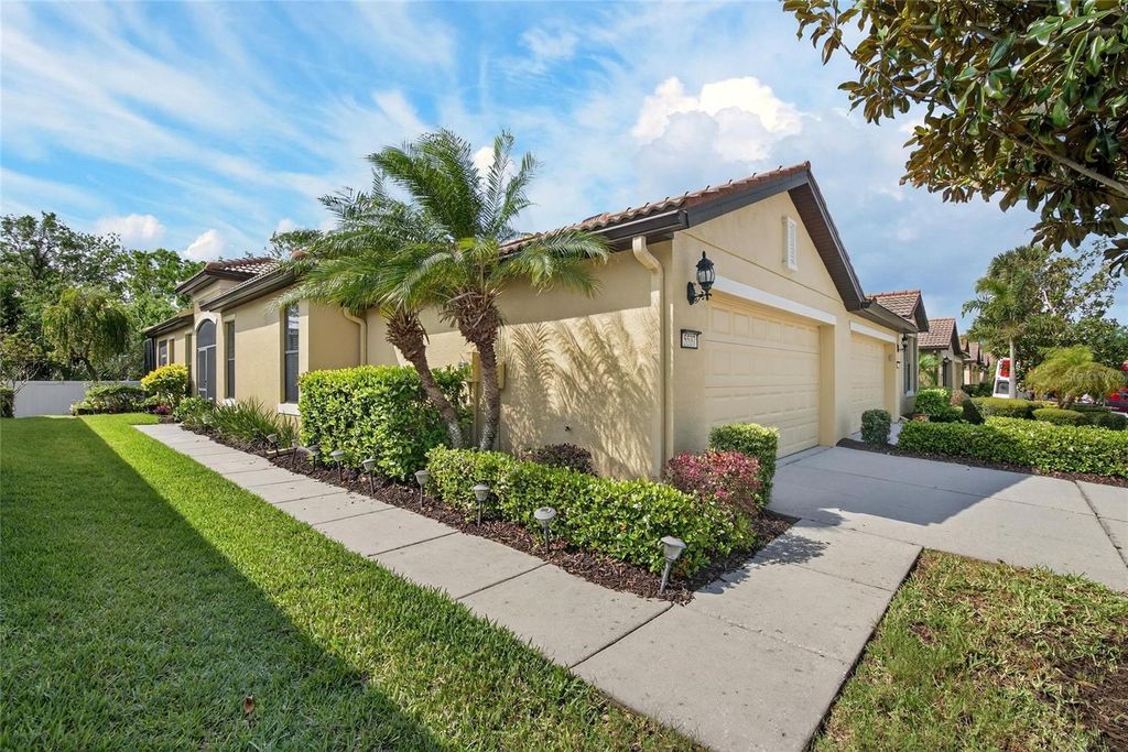 Photo of 5537 Sunset Falls Drive, Apollo Beach, FL 33572 (MLS # TB8487528)