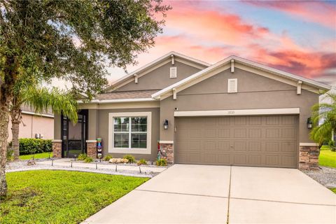 A home in PARRISH