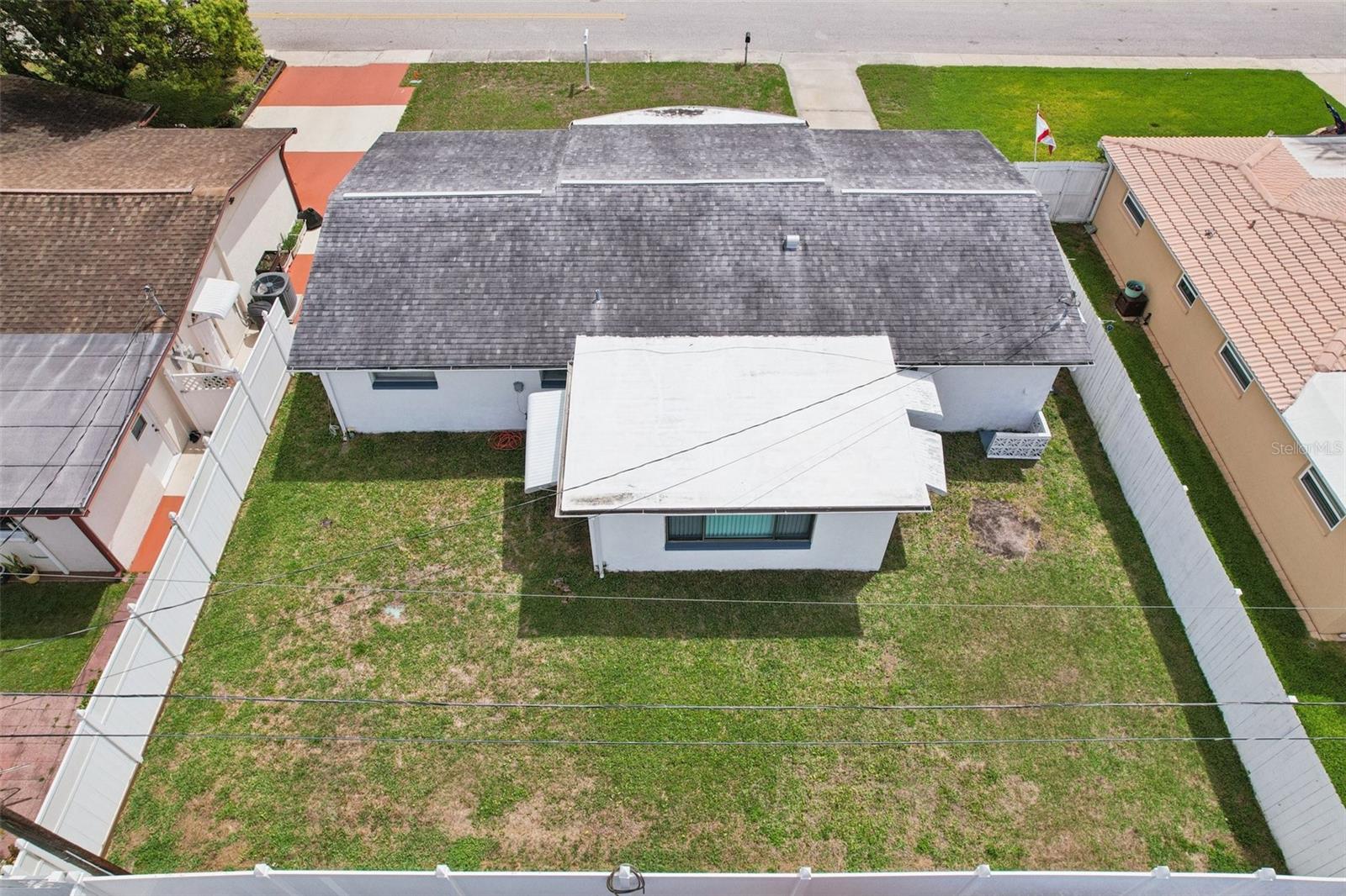 COLONIAL HILLS - Residential