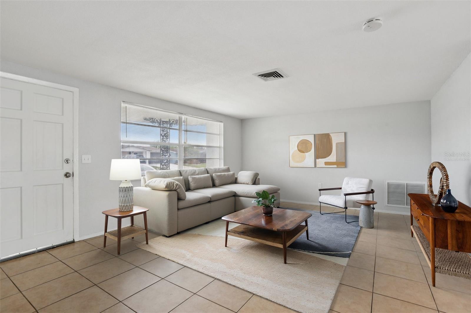 COLONIAL HILLS - Residential