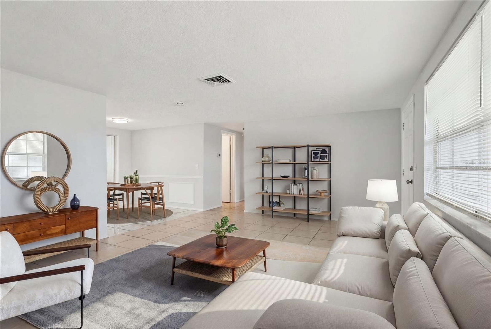 COLONIAL HILLS - Residential