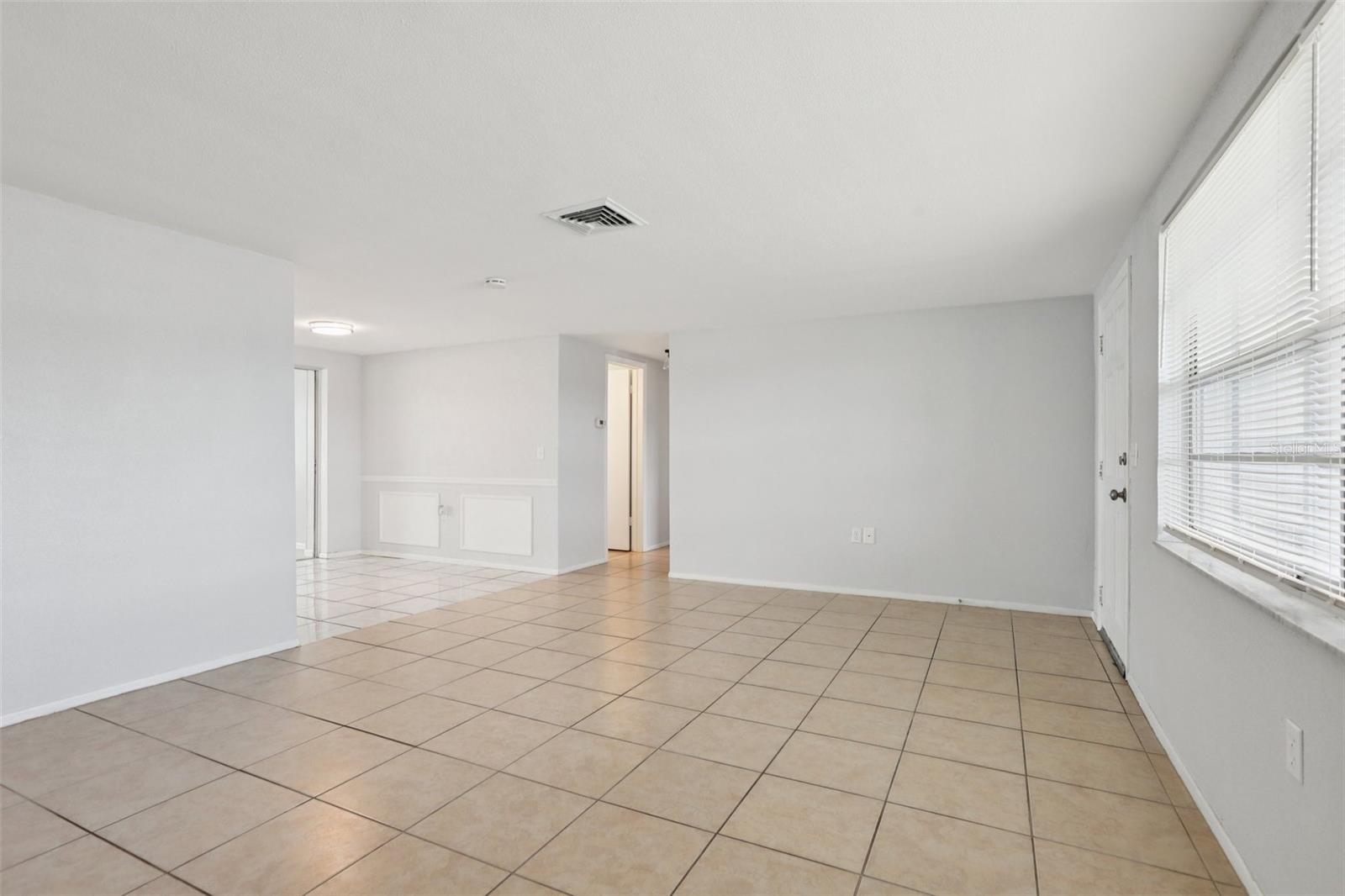 COLONIAL HILLS - Residential