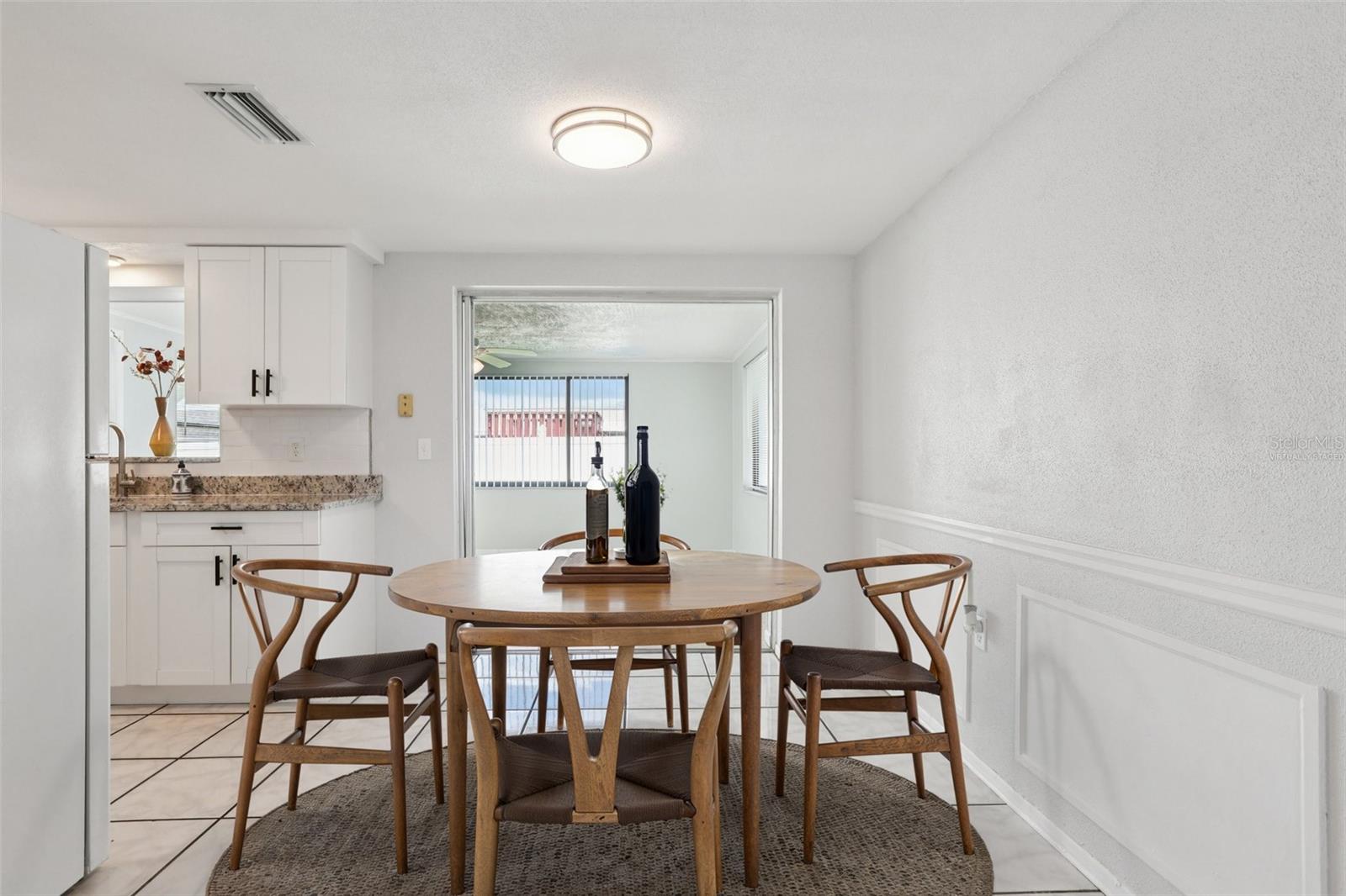 COLONIAL HILLS - Residential