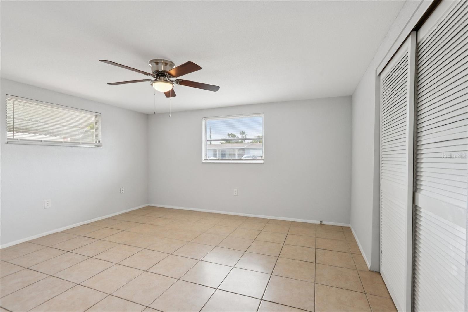 COLONIAL HILLS - Residential