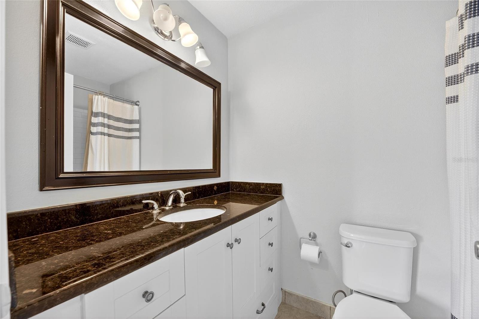 EASTWOOD SHORES - Residential