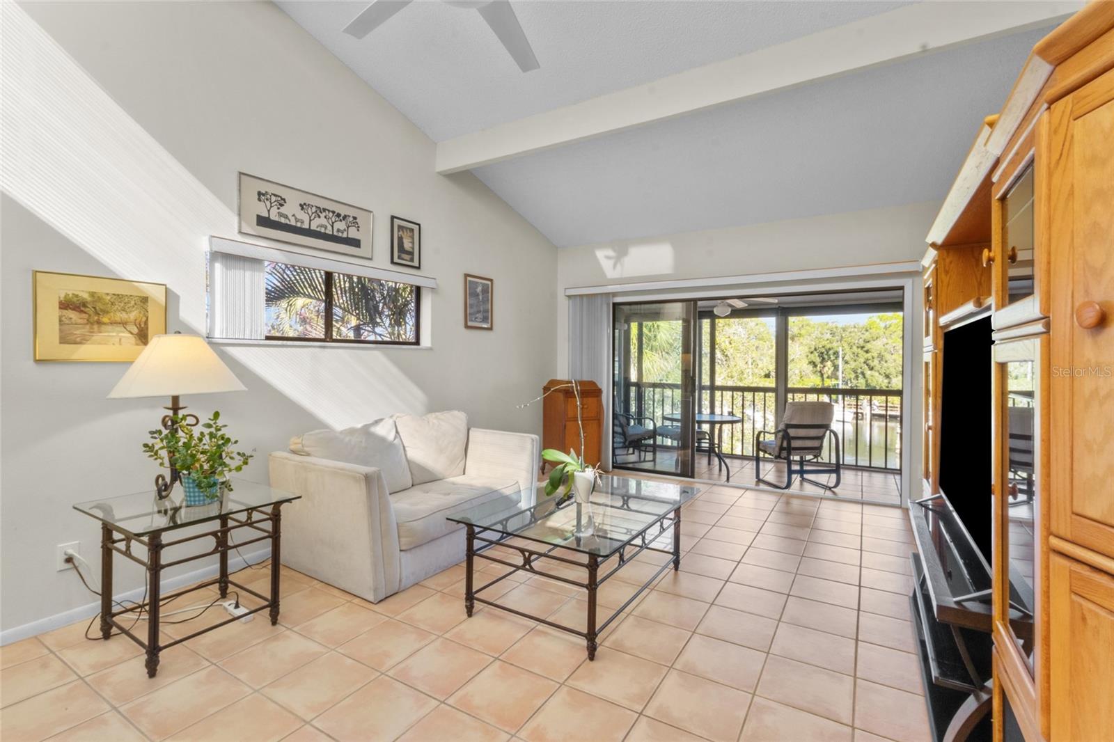 1621 BOATHOUSE CIRCLE 220