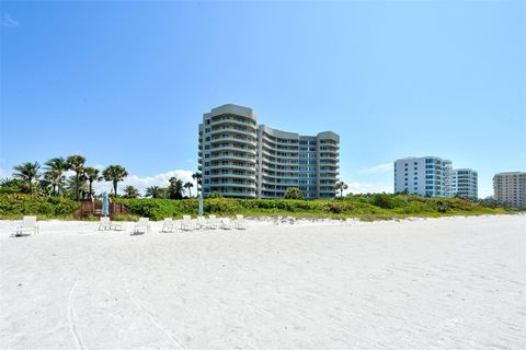 A home in LONGBOAT KEY