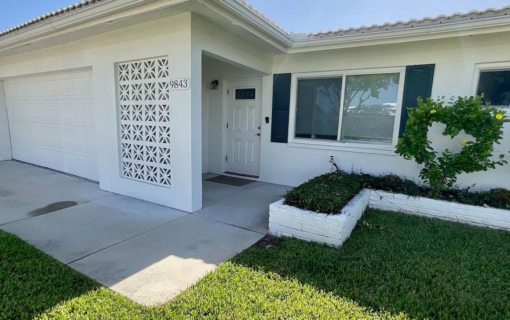 Photo of 9843 34th Way N #4, Pinellas Park, FL 33782 (MLS # TB8411079)