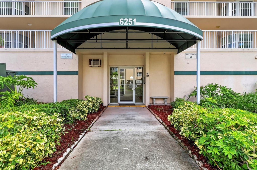 Photo of 6251 Shoreline Drive #2301, Seminole, FL 33708 (MLS # TB8543761)