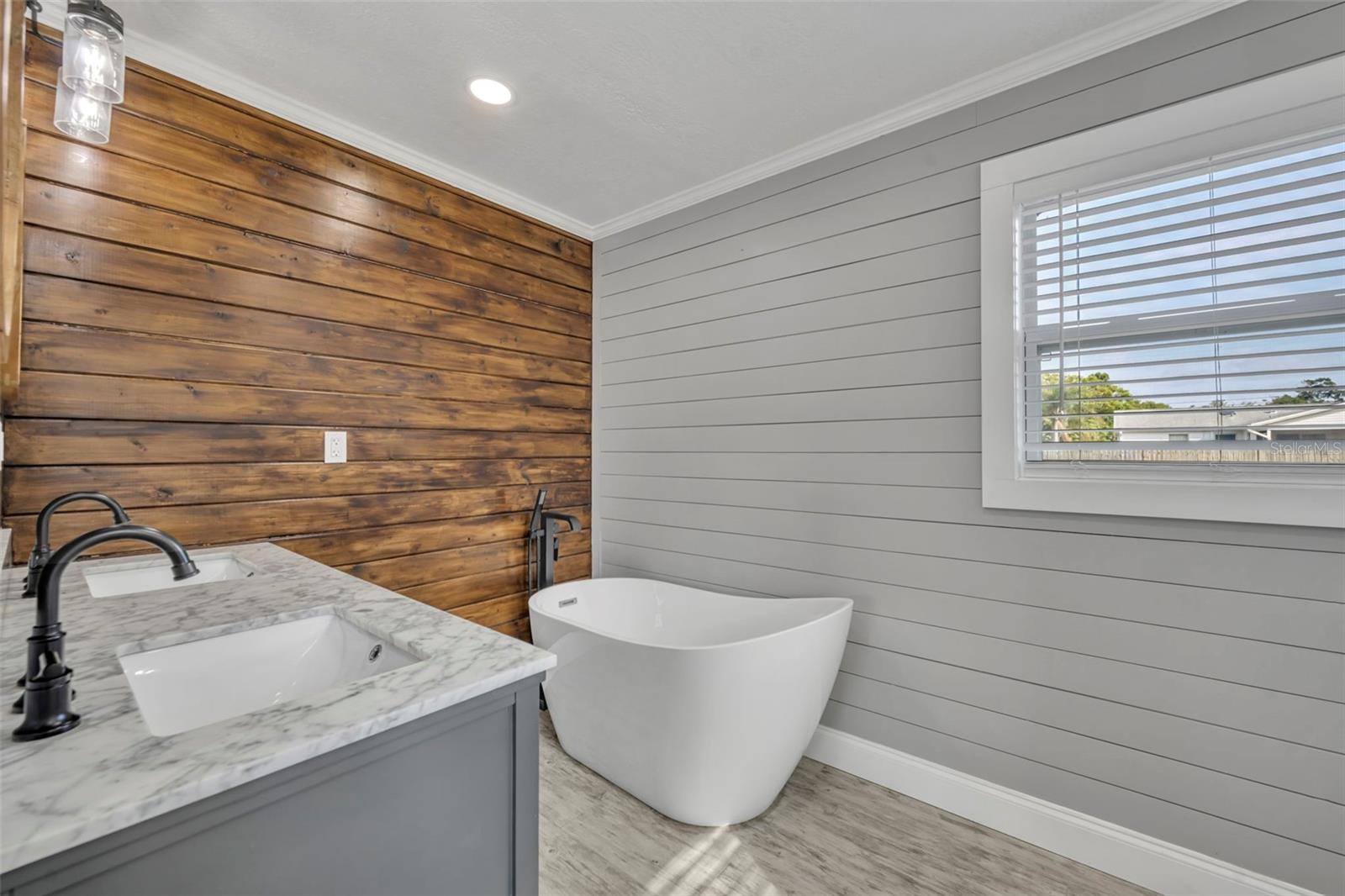 ELLISON HOMES ROYAL - Residential