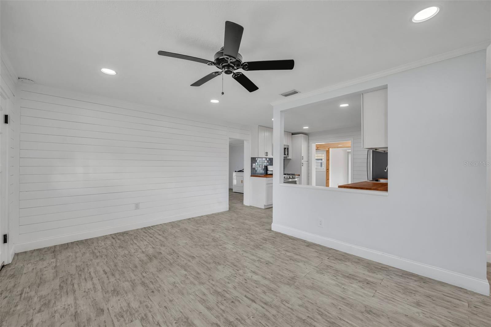 ELLISON HOMES ROYAL - Residential