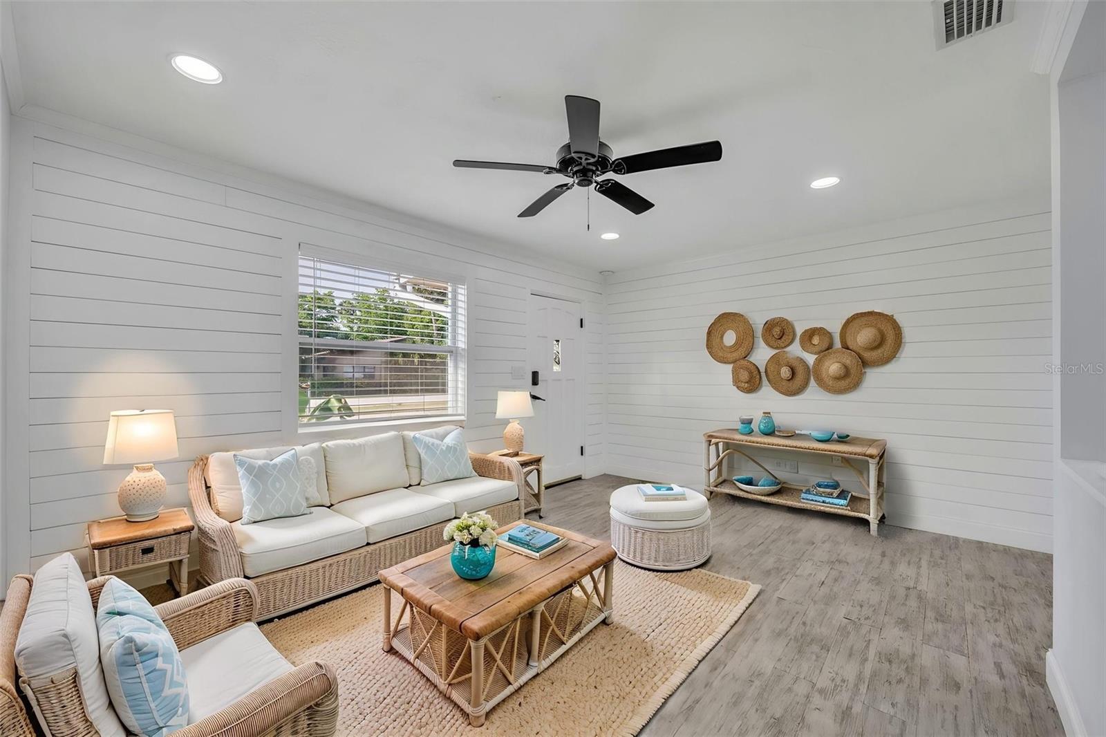 ELLISON HOMES ROYAL - Residential
