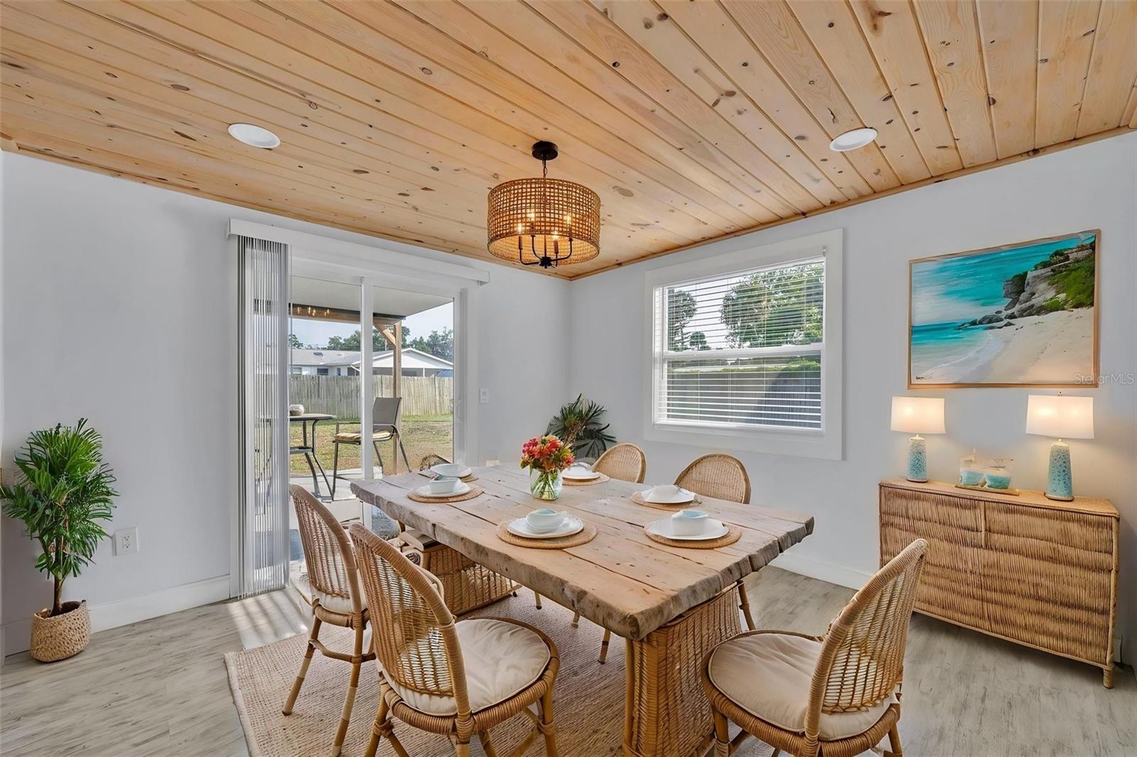 ELLISON HOMES ROYAL - Residential