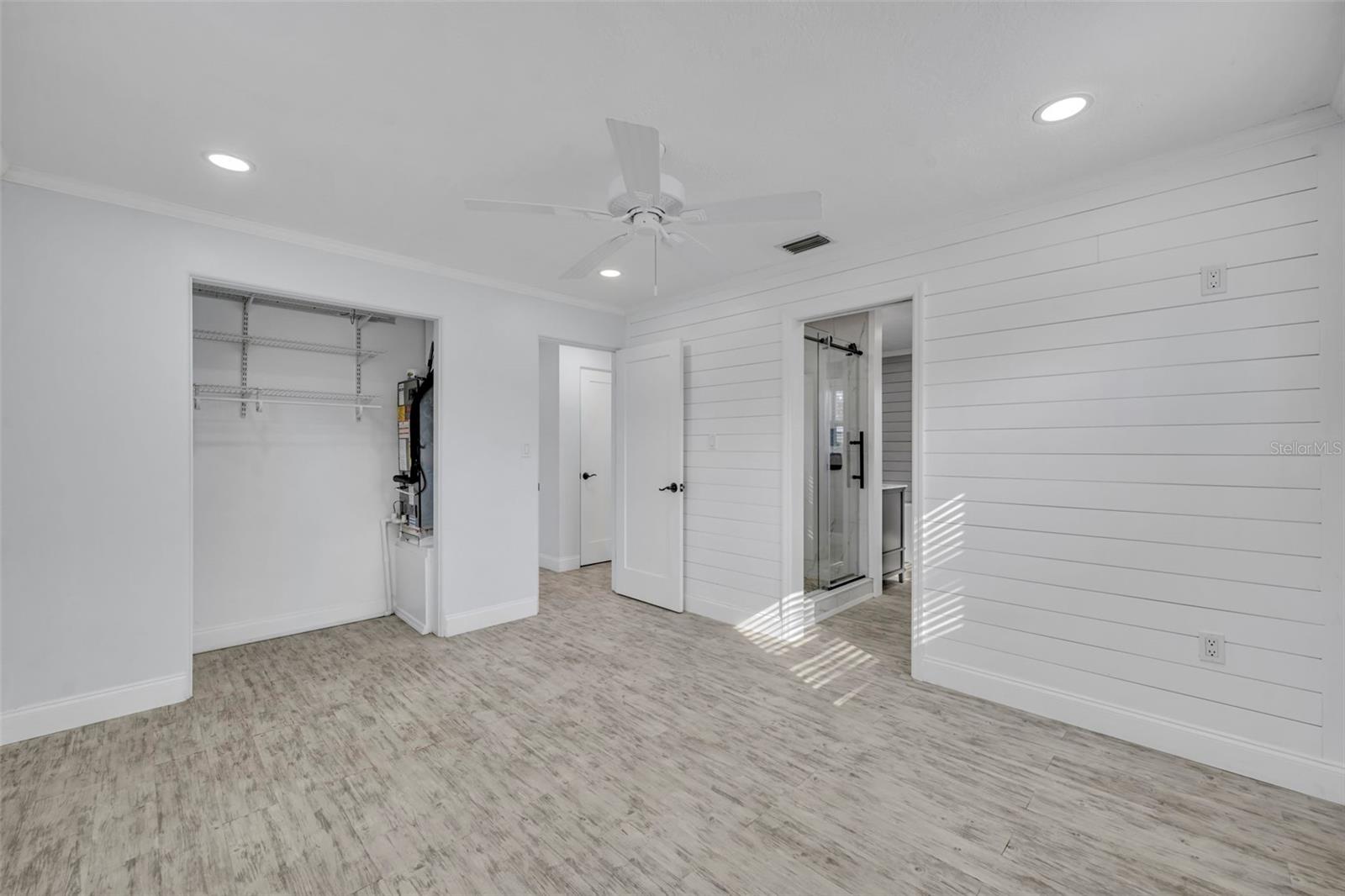 ELLISON HOMES ROYAL - Residential