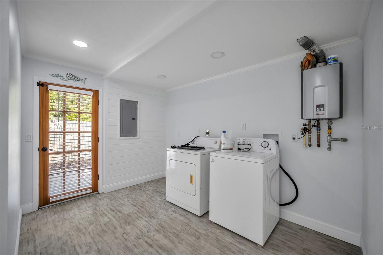 ELLISON HOMES ROYAL - Residential