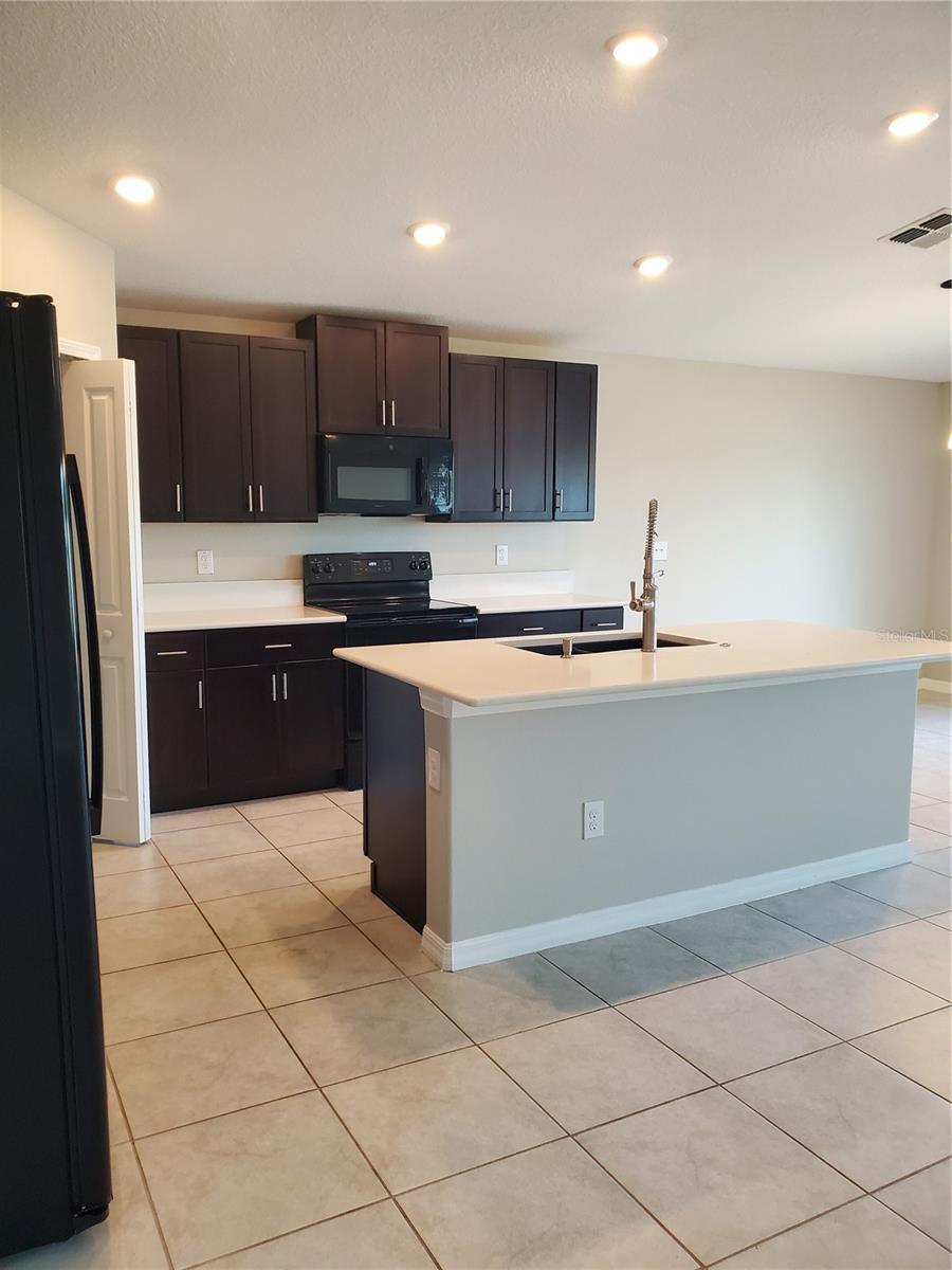 RIVERSTONE PH 1 - Residential Lease