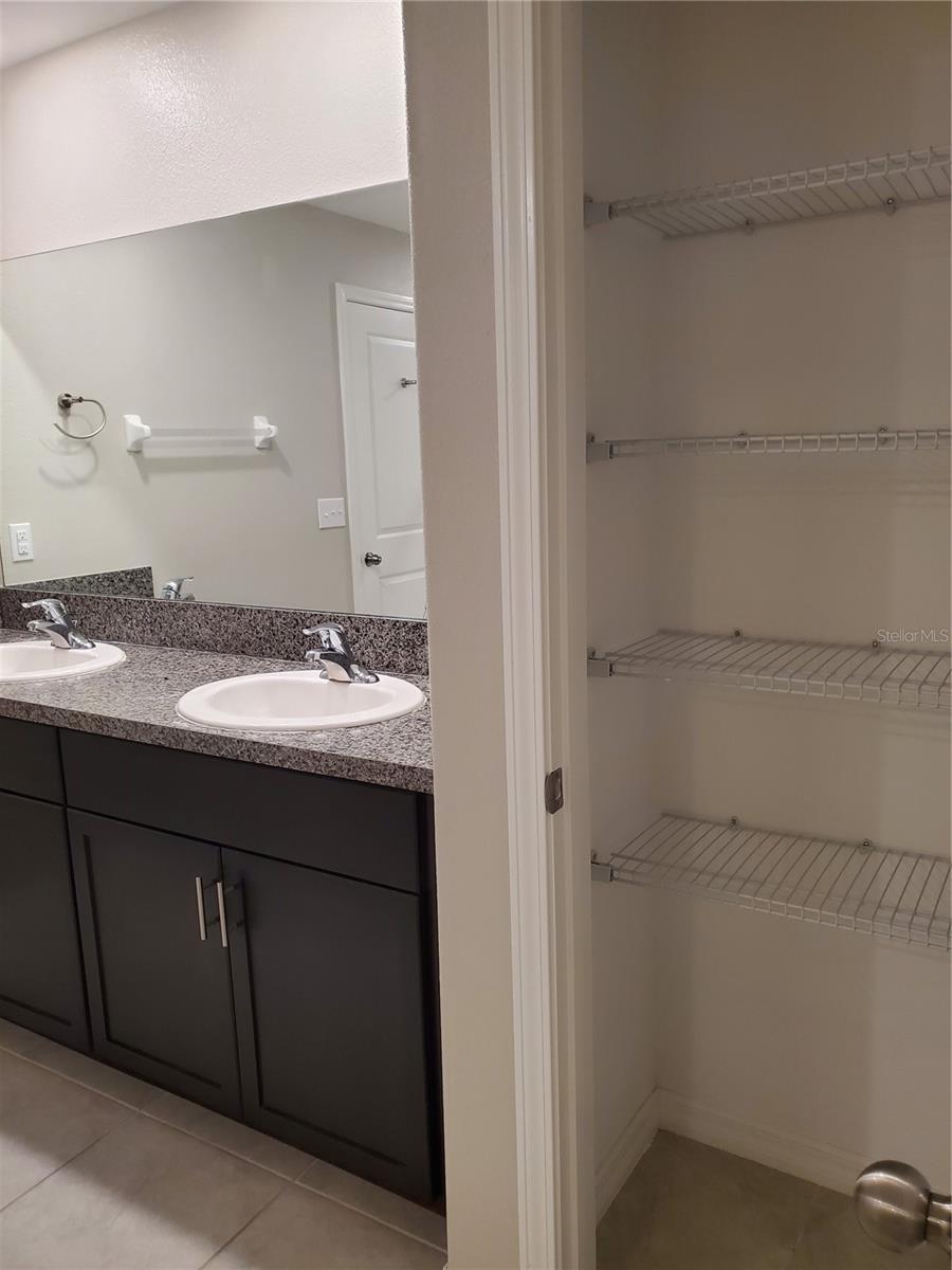 RIVERSTONE PH 1 - Residential Lease