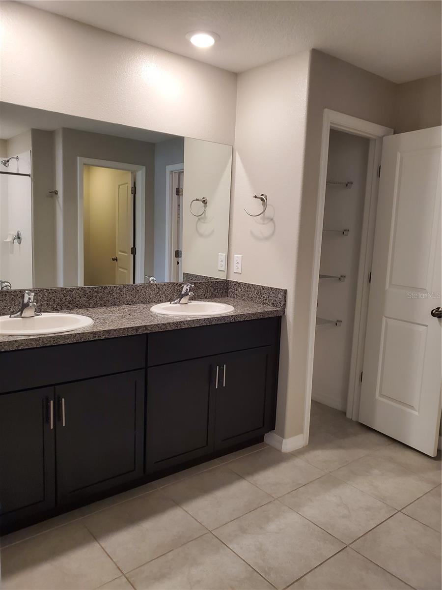 RIVERSTONE PH 1 - Residential Lease