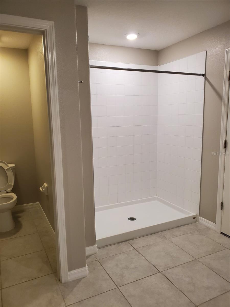 RIVERSTONE PH 1 - Residential Lease