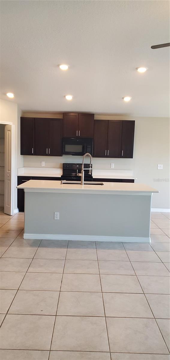 RIVERSTONE PH 1 - Residential Lease