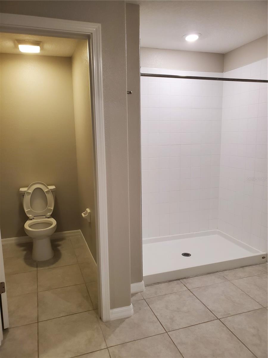 RIVERSTONE PH 1 - Residential Lease