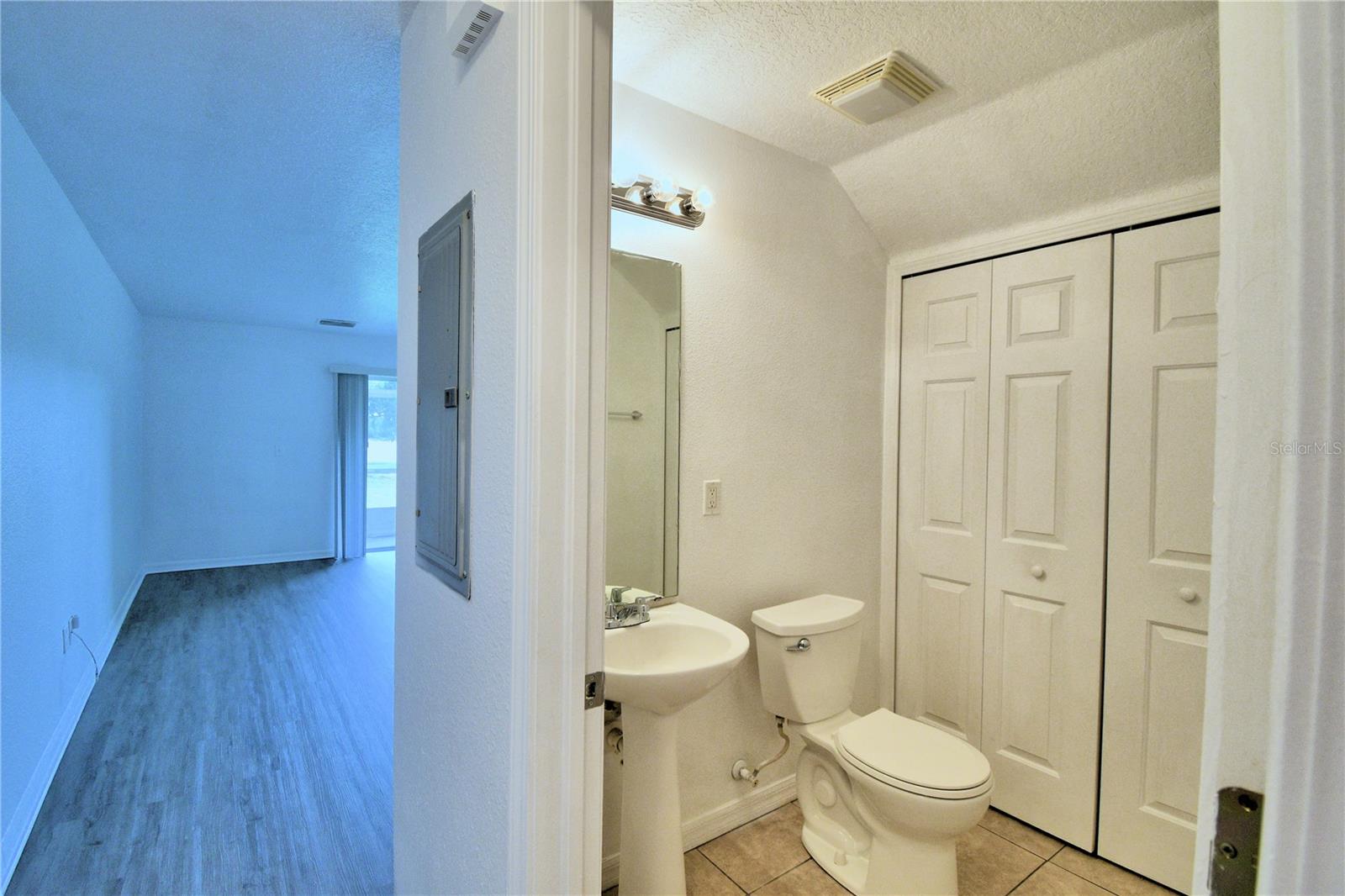 COBBLESTONE LANDING TWNHMS CONDO - Residential