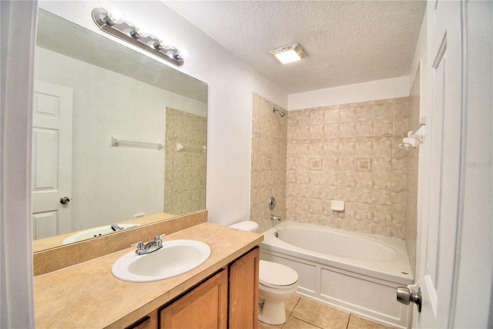 COBBLESTONE LANDING TWNHMS CONDO - Residential