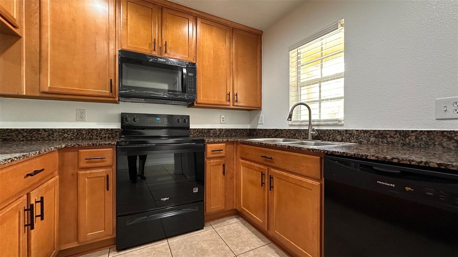 COBBLESTONE LANDING TWNHMS CONDO - Residential