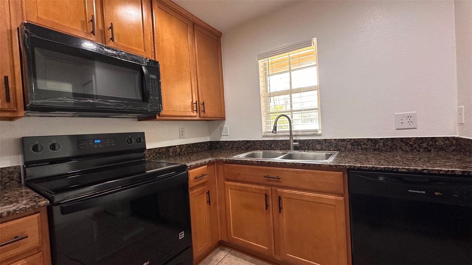 COBBLESTONE LANDING TWNHMS CONDO - Residential