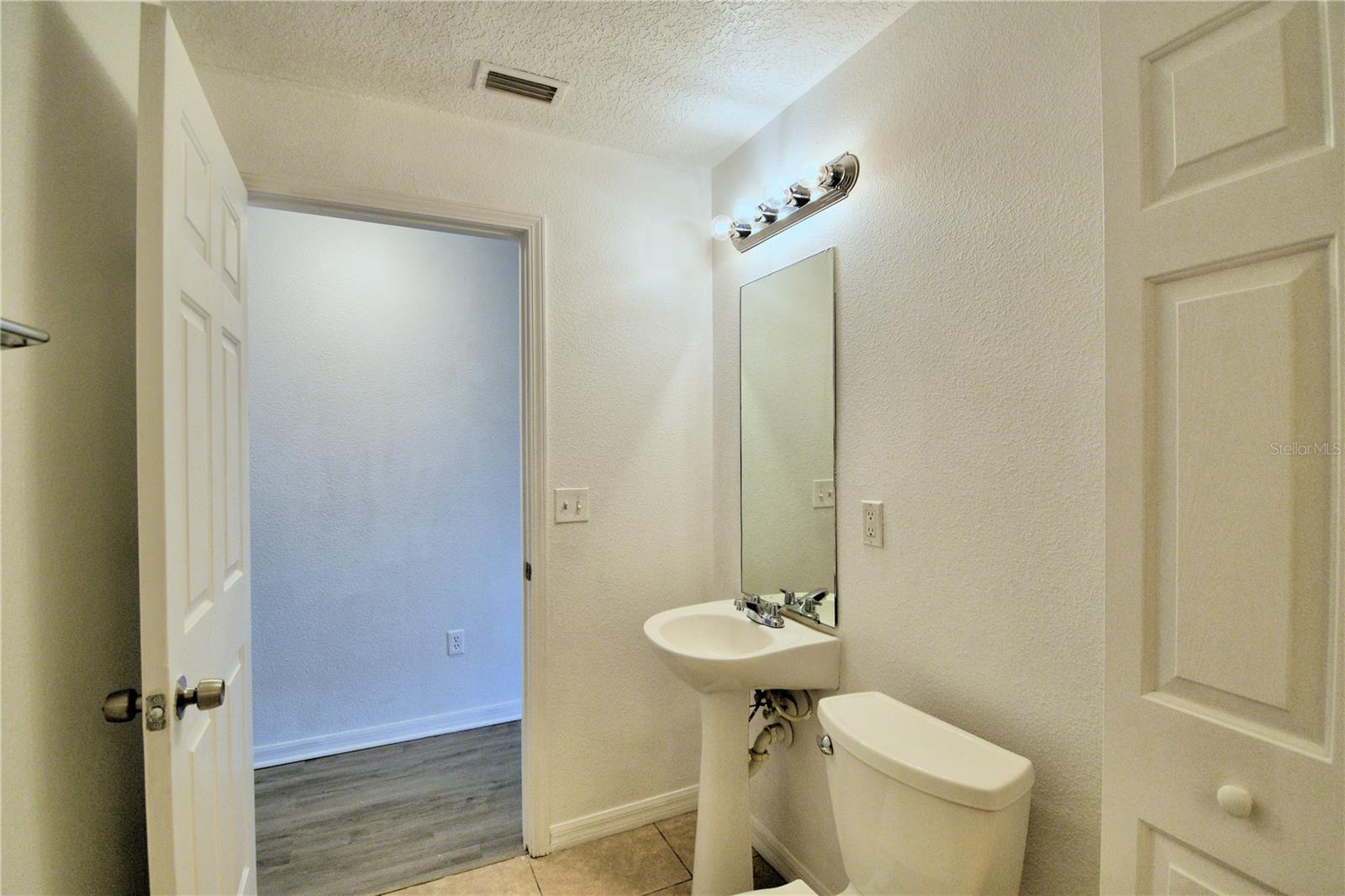 COBBLESTONE LANDING TWNHMS CONDO - Residential