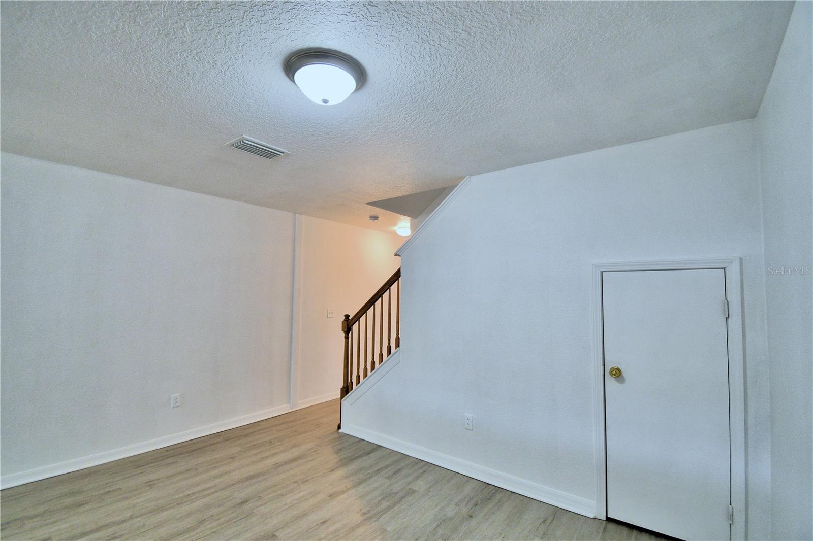 COBBLESTONE LANDING TWNHMS CONDO - Residential