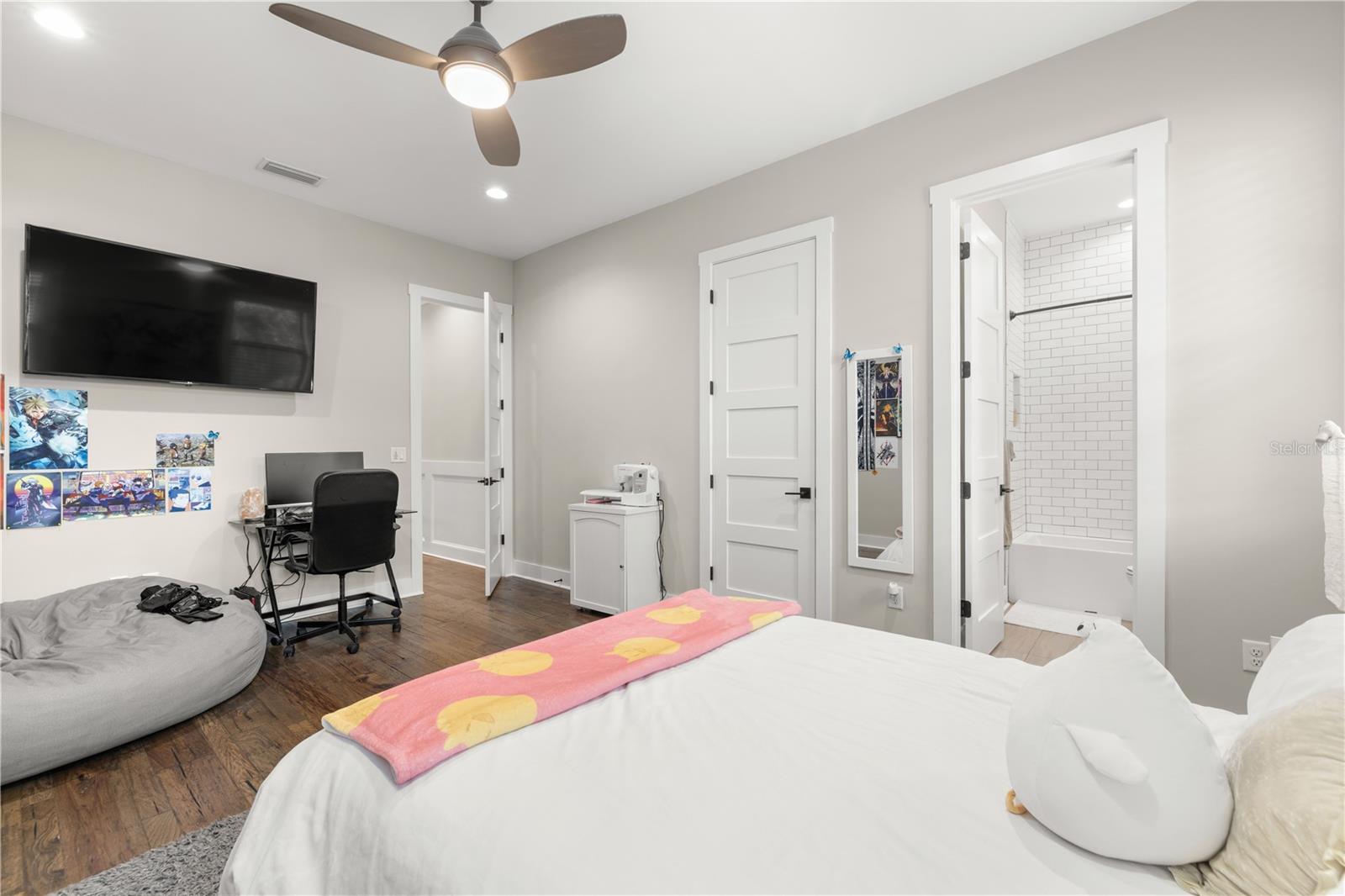 SUNSET PARK - Residential