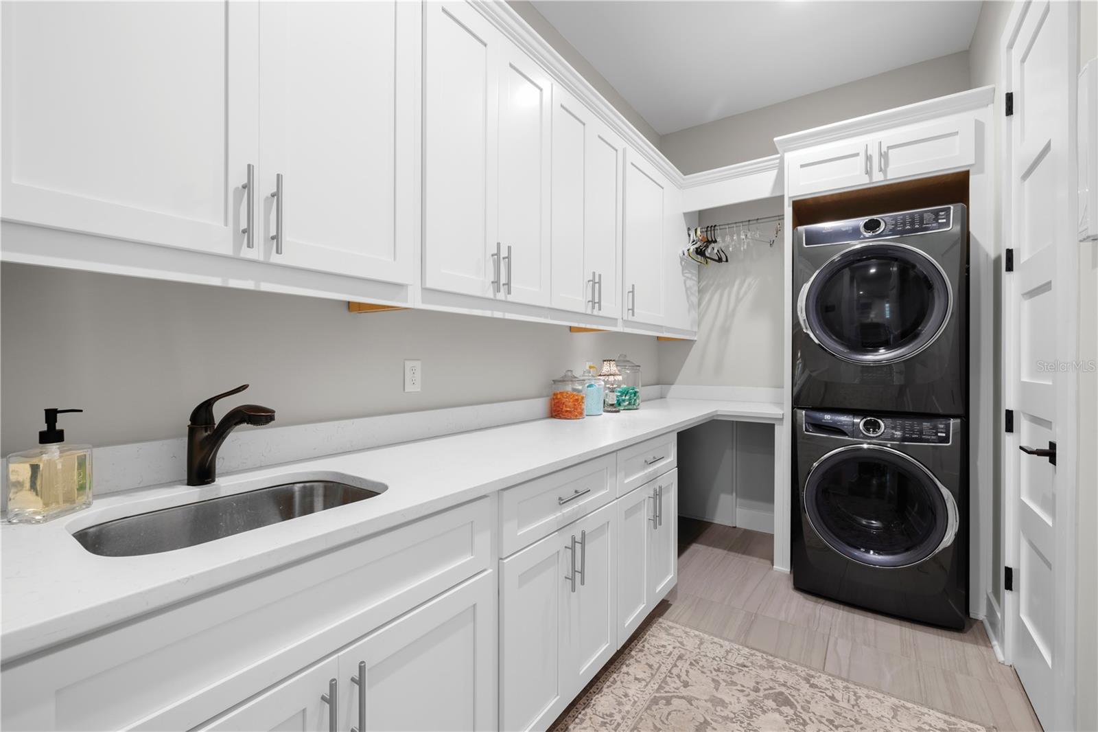 SUNSET PARK - Residential