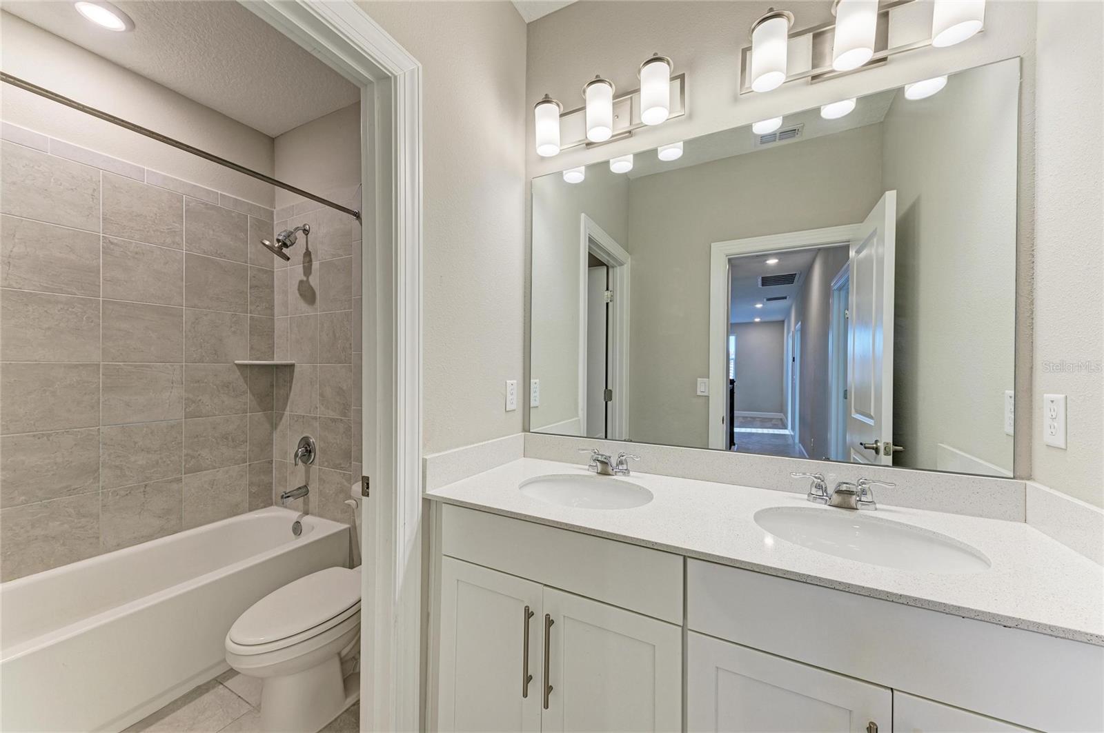 SAVANNA/LAKEWOOD RANCH PH IV - Residential