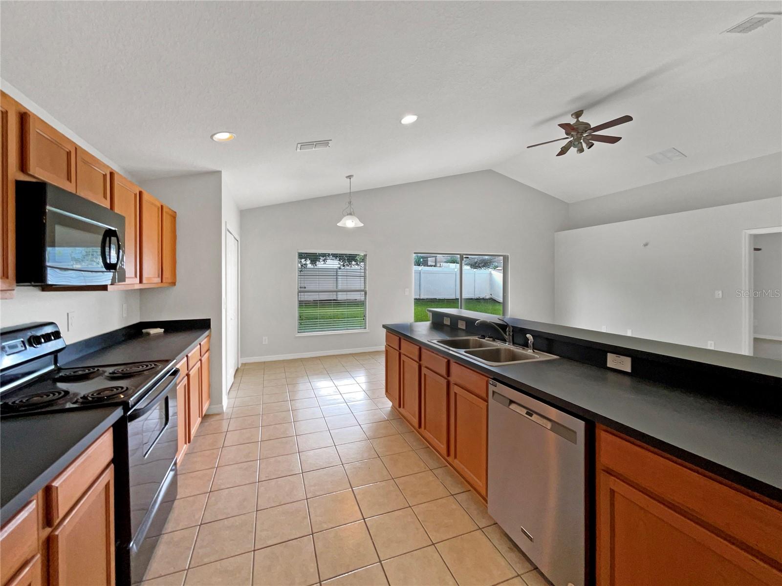 GROVELAND EAGLE POINTE PH 01 - Residential