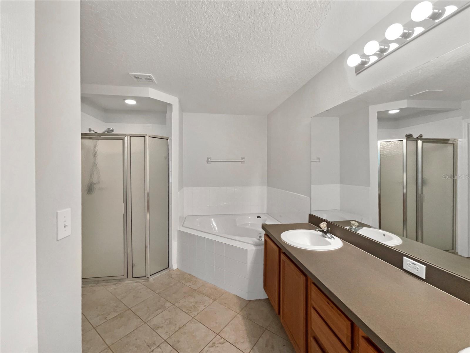 GROVELAND EAGLE POINTE PH 01 - Residential