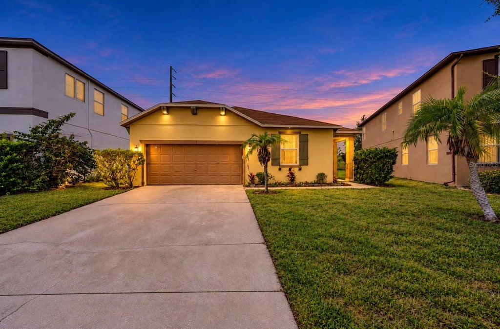 Photo of 217 Sand Ridge Drive, Davenport, FL 33896 (MLS # TB8547124)