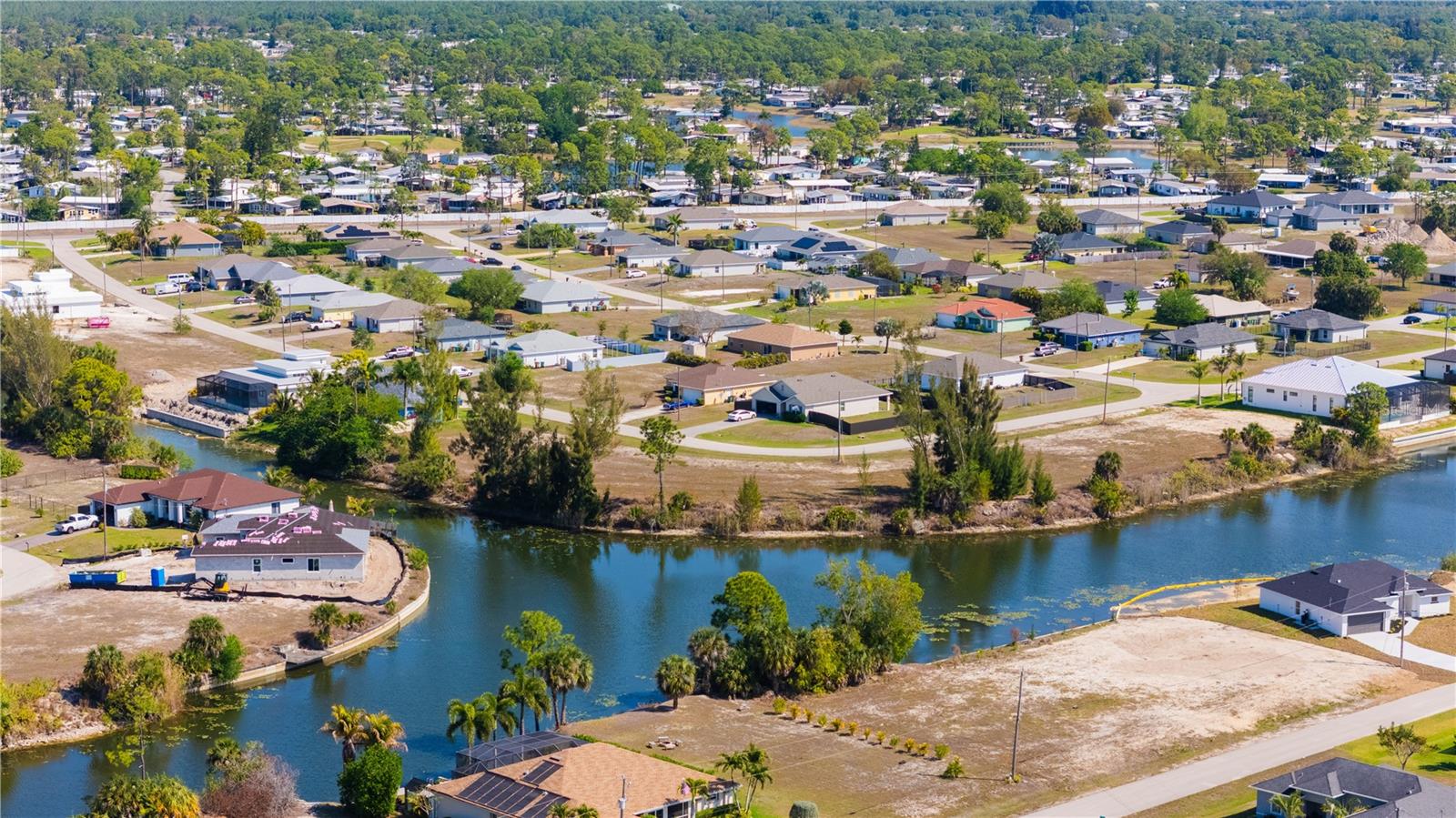 CAPE CORAL - Residential