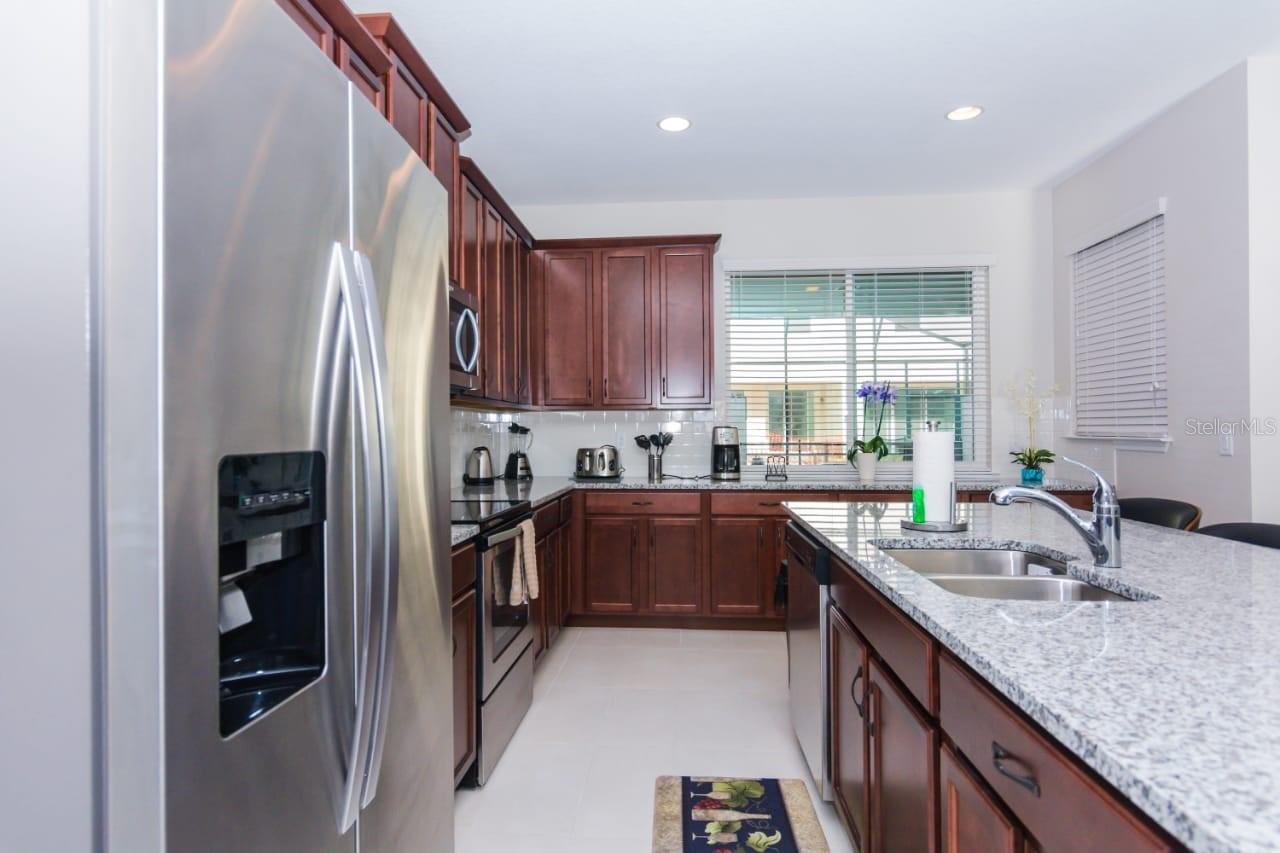 1534 CAREY PALM CIRCLE