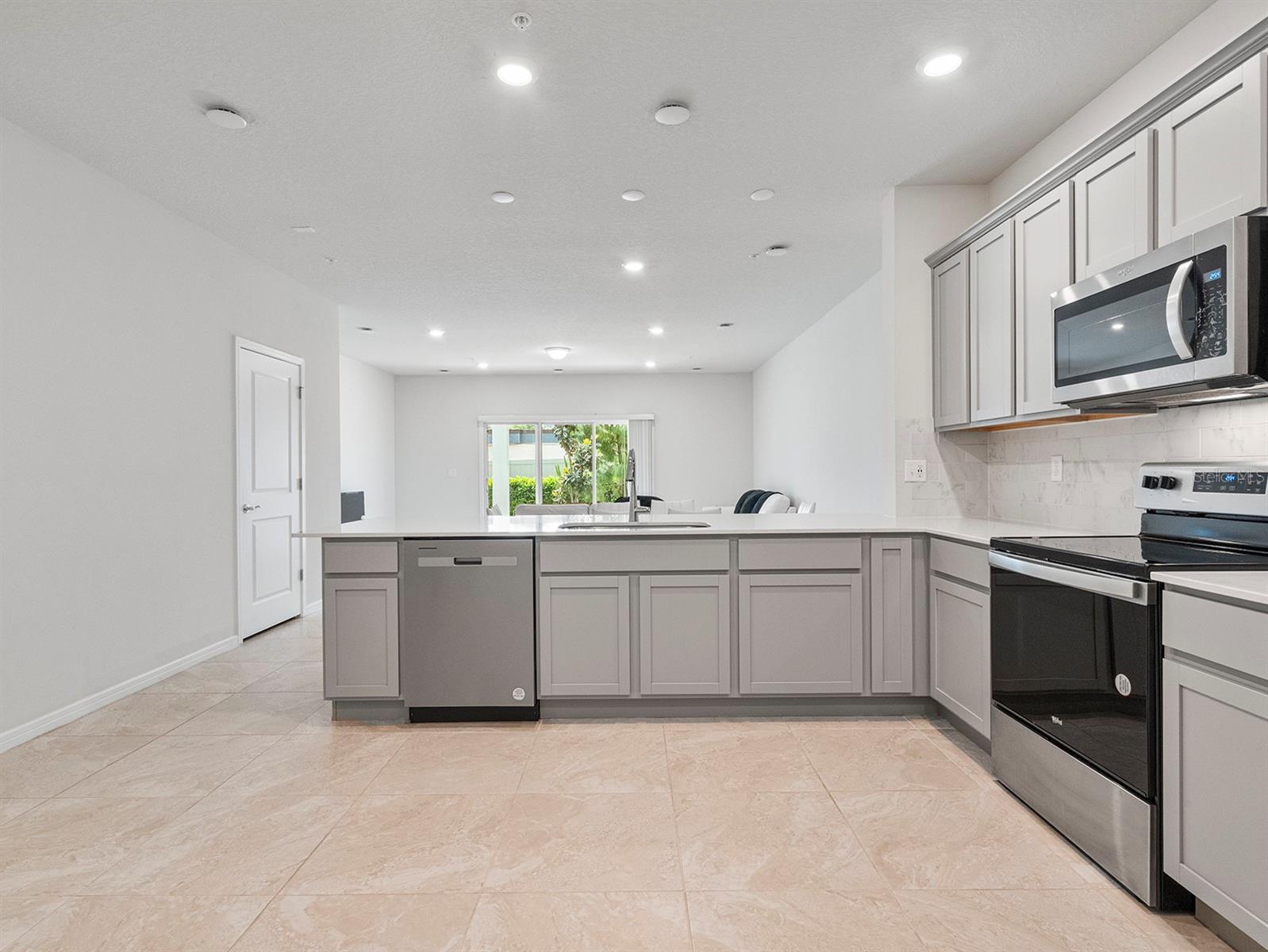 2812 BRIGHT BIRD LANE