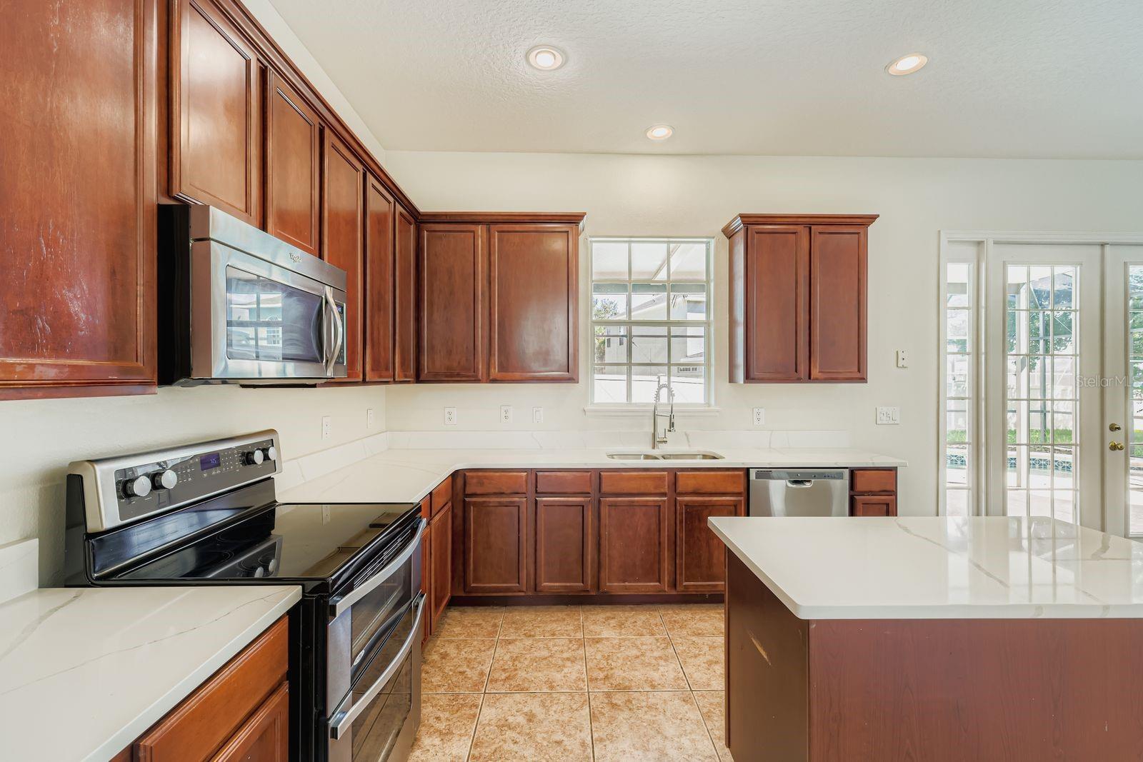 WILLOWS ON LAKE 48 35 - Residential
