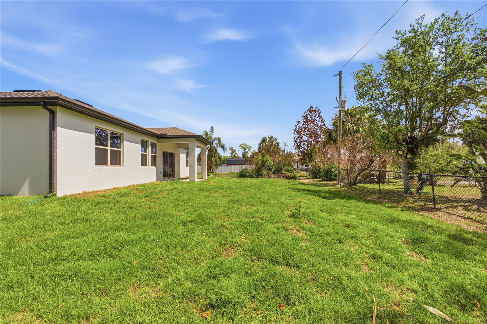 1570 - PORT CHARLOTTE SUB 24 - Residential