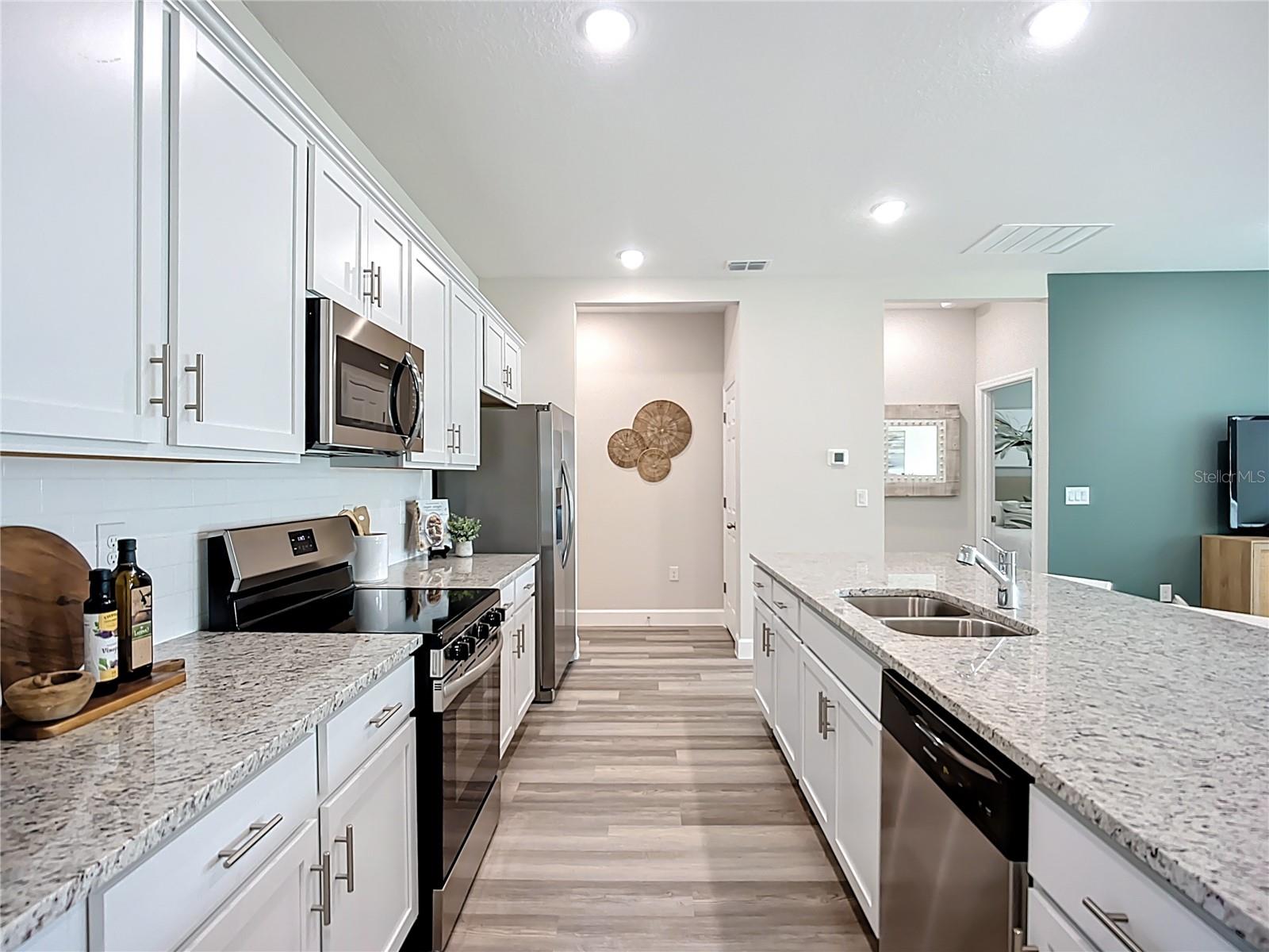 1570 - PORT CHARLOTTE SUB 24 - Residential