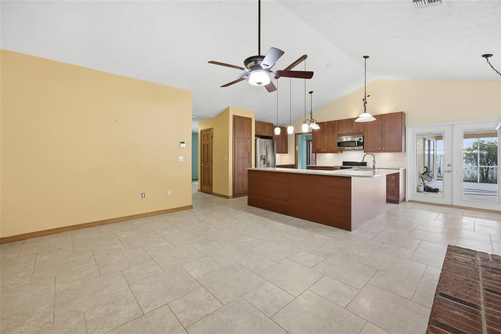 QUAIL HOLLOW - Residential